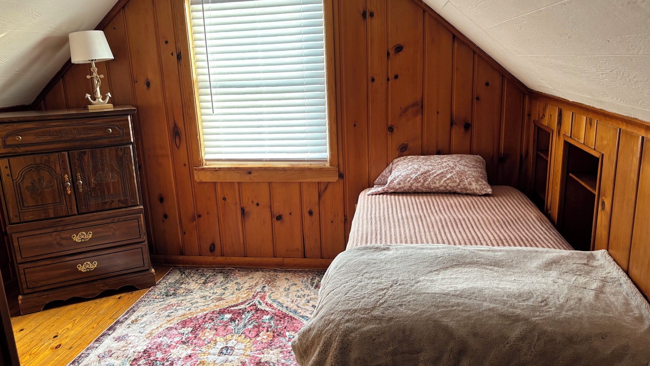 Photo of Bedroom in Edgewood
