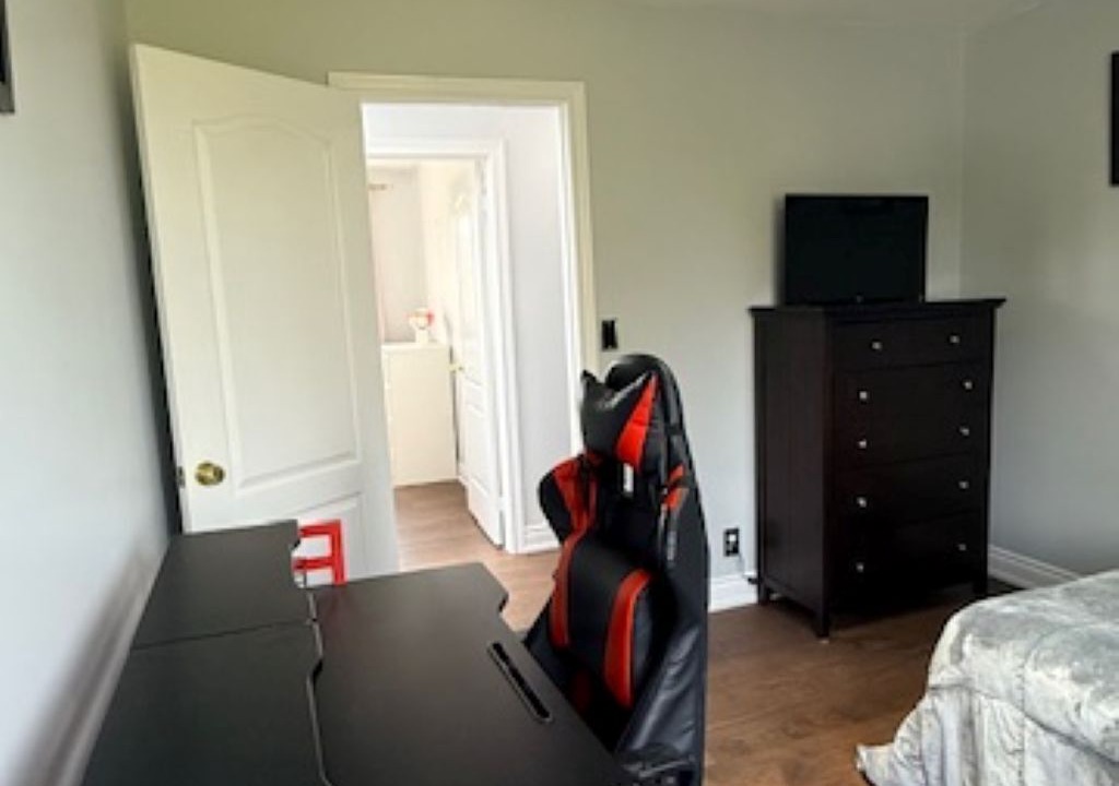 Photo of Bedroom in Alton
