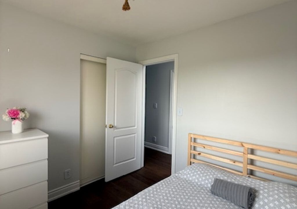 Photo of Bedroom in Alton