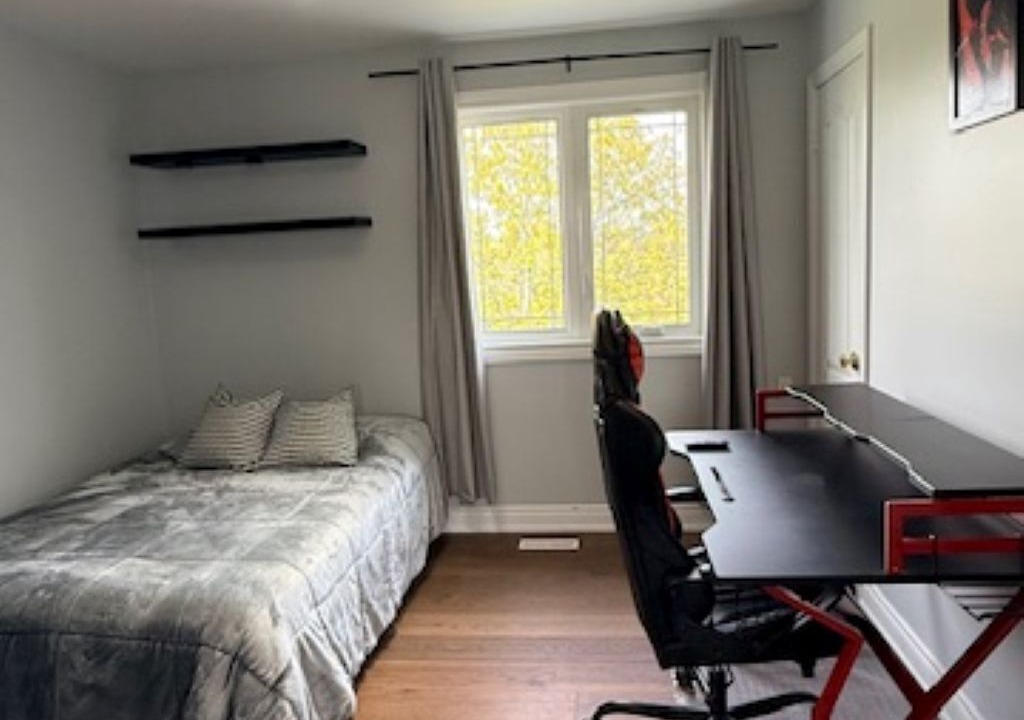 Photo of Bedroom in Alton