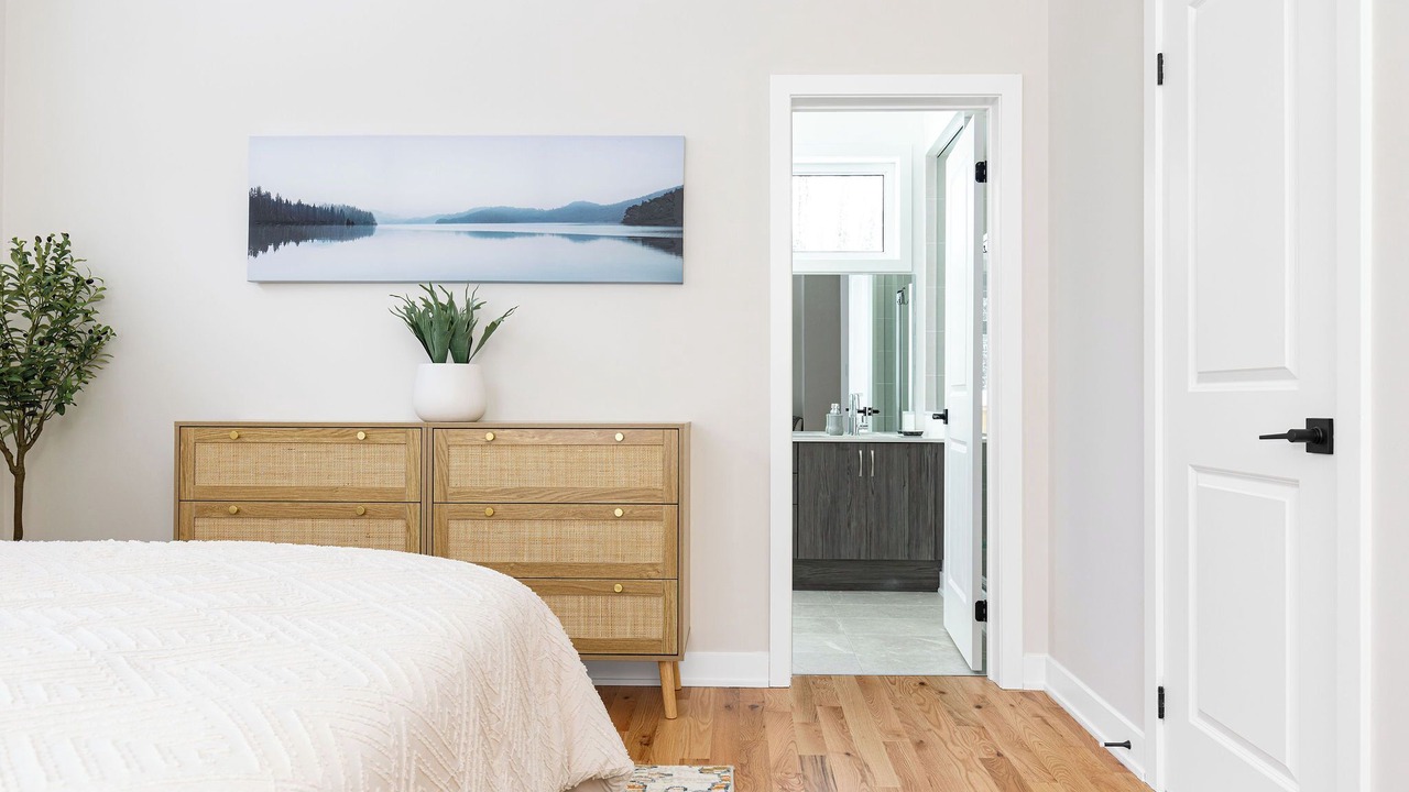 Photo of Bedroom in Lake of Bays