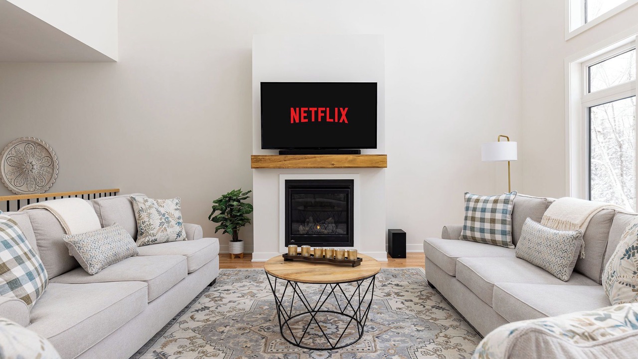 Photo of Livingroom in Lake of Bays
