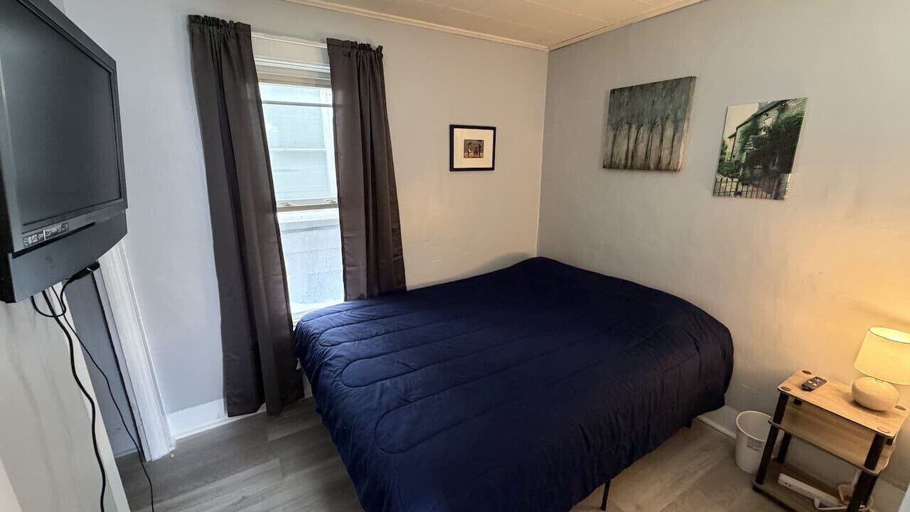 Photo of Bedroom in Lakefront