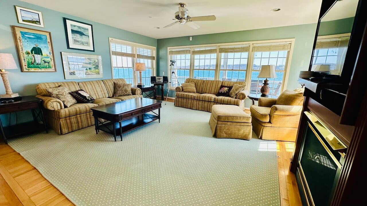 Photo of Livingroom in Penn Yan