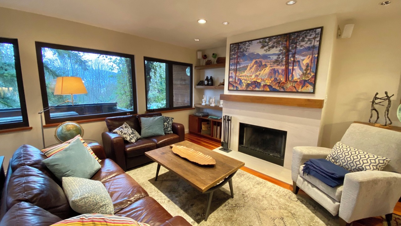 Photo of Livingroom in Burnaby