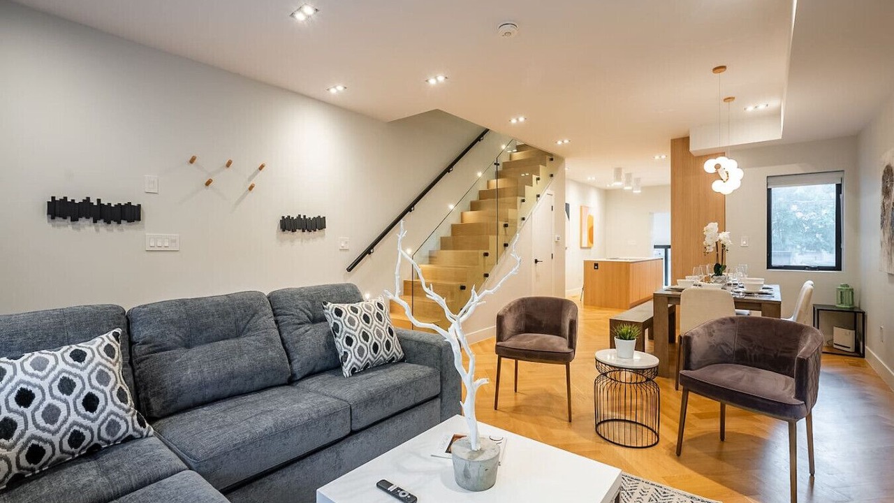 Photo of Livingroom in Leslieville