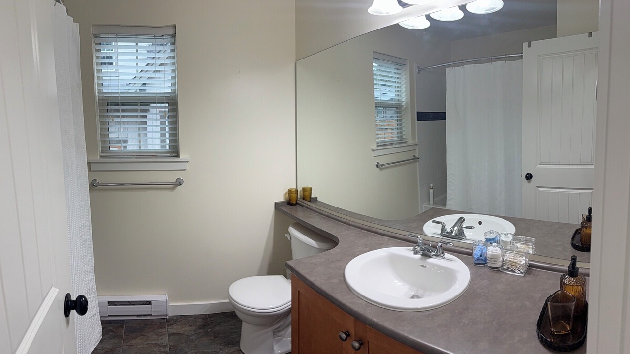 Photo of Bathroom in Lindell Beach