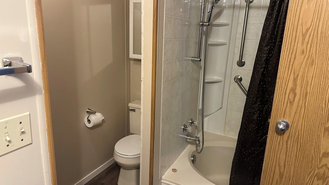 Photo of Bathroom in Division No. 11