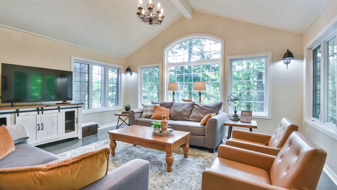 Photo of Livingroom in Muskoka Lakes