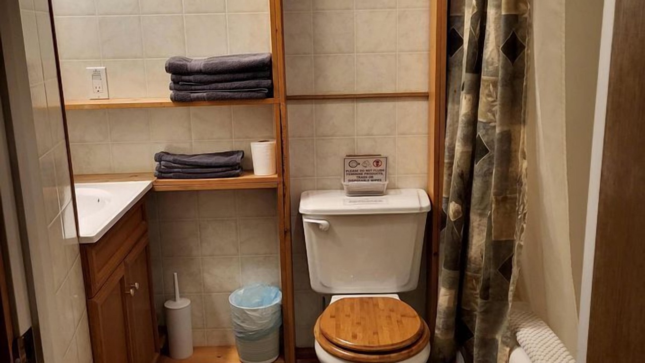 Photo of Bathroom in Nordegg
