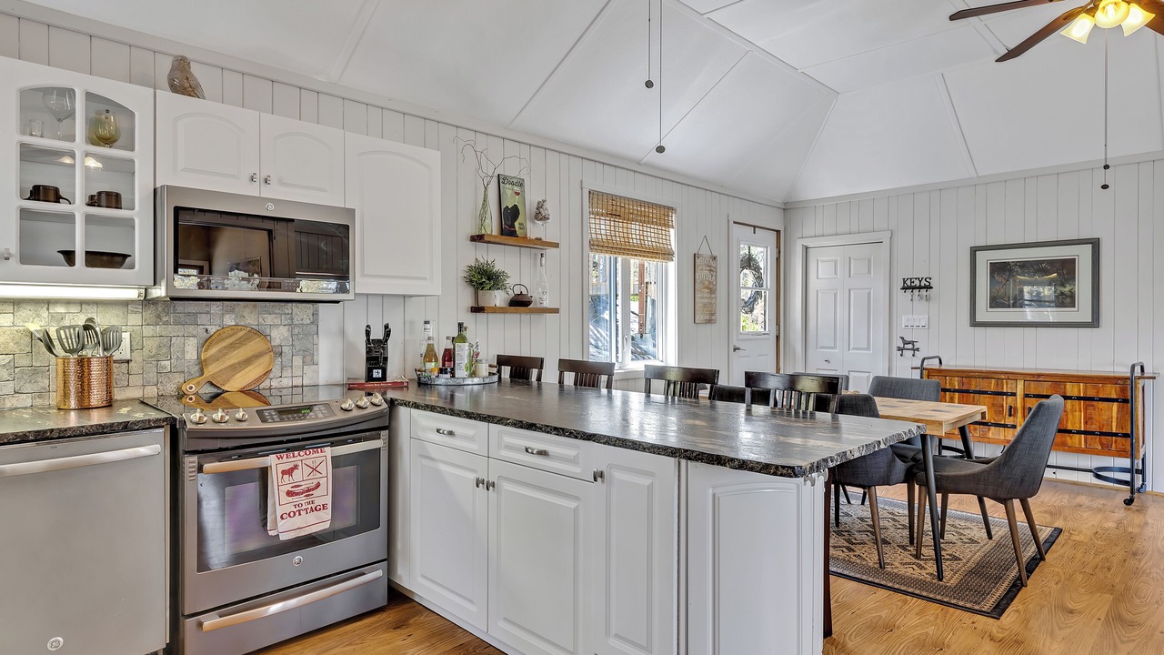 Photo of Kitchen in Burleigh Falls