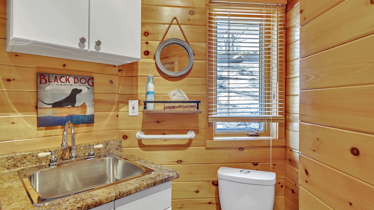 Photo of Bathroom in Burleigh Falls