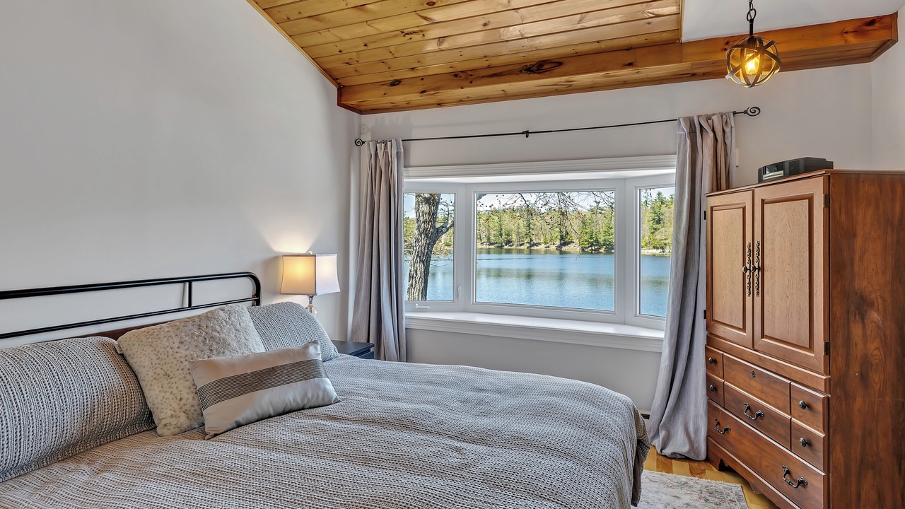 Photo of Bedroom in Burleigh Falls