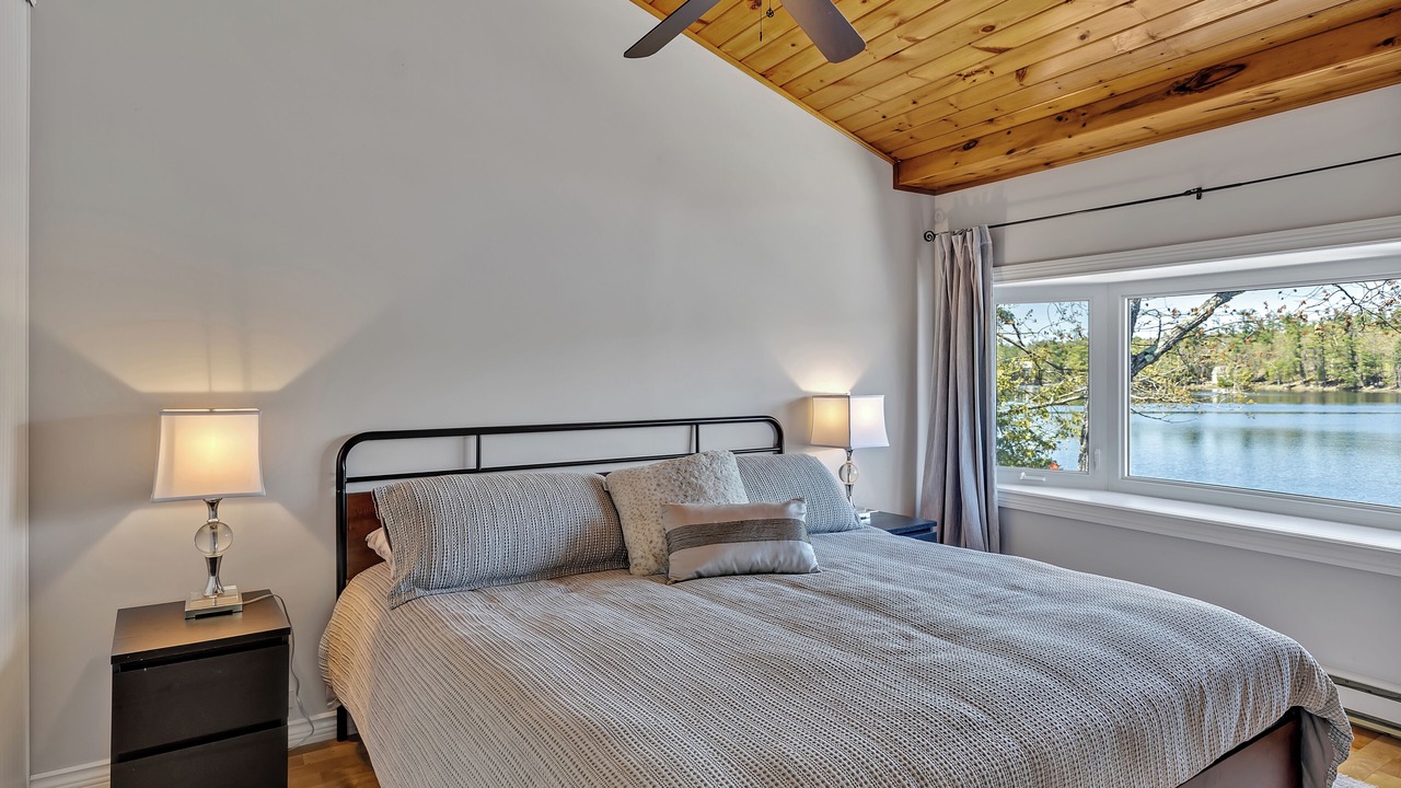 Photo of Bedroom in Burleigh Falls