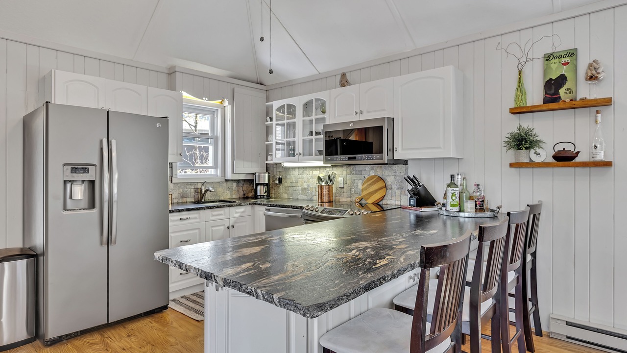Photo of Kitchen in Burleigh Falls