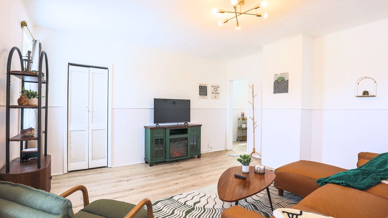 Photo of Livingroom in Cleveland
