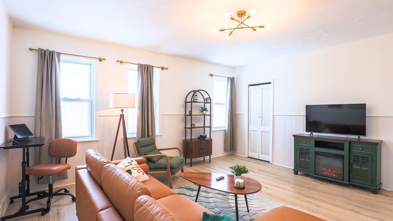 Photo of Livingroom in Cleveland