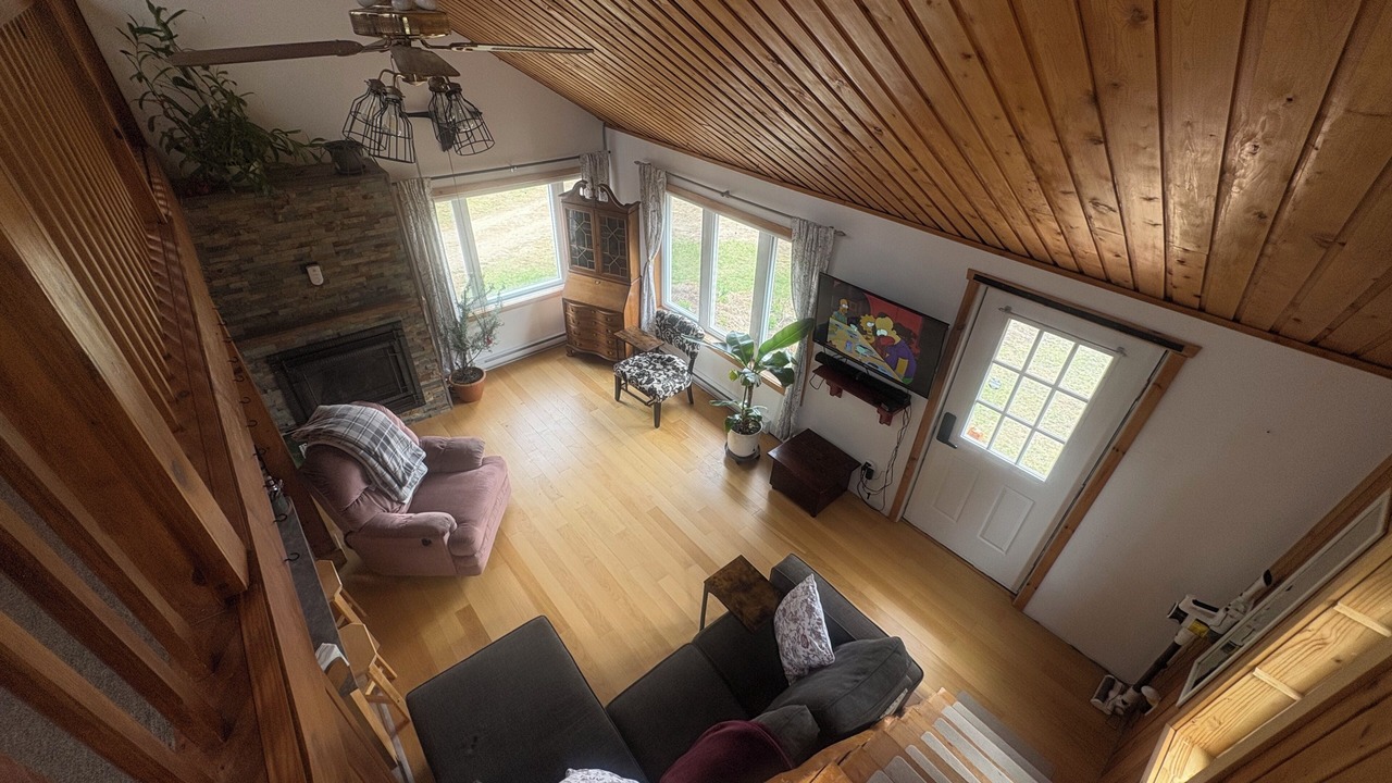 Photo of Livingroom in Mansfield-et-Pontefract