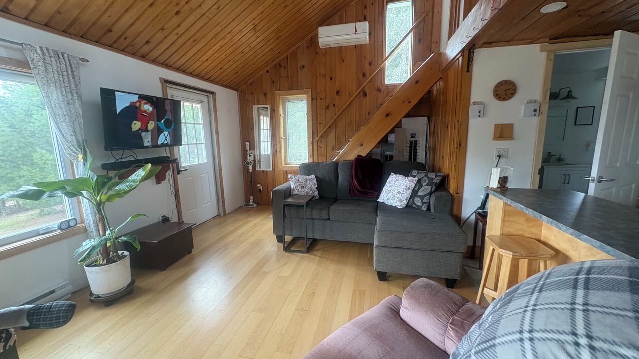 Photo of Livingroom in Mansfield-et-Pontefract