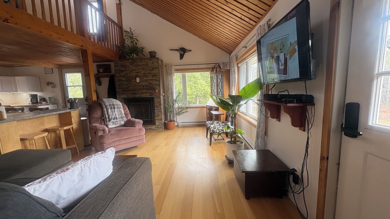 Photo of Livingroom in Mansfield-et-Pontefract