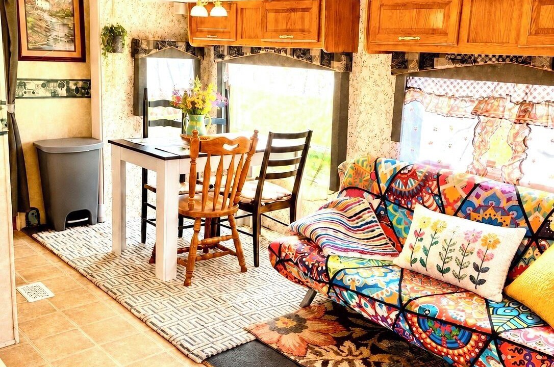 Photo of Livingroom in Farmersville Station