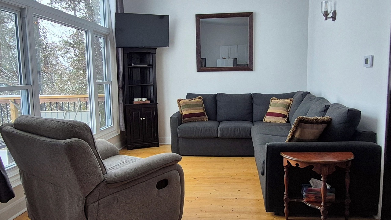 Photo of Livingroom in Lindsay