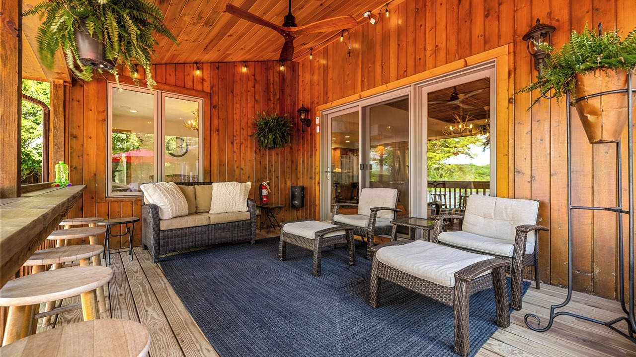 Photo of Patio Balcony in Alder Creek
