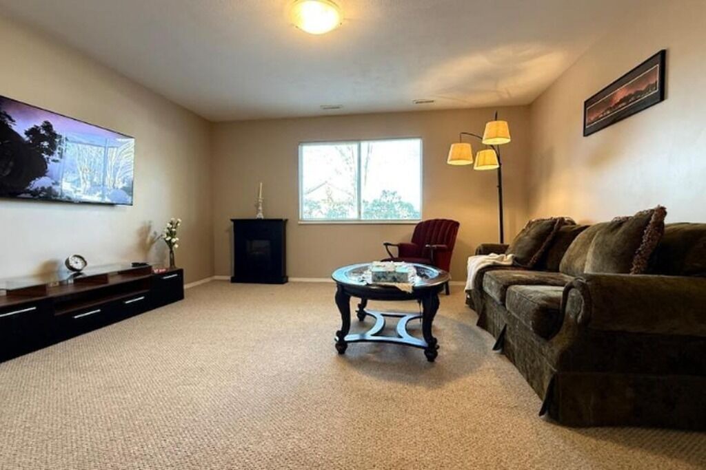 Photo of Livingroom in Walnut Grove