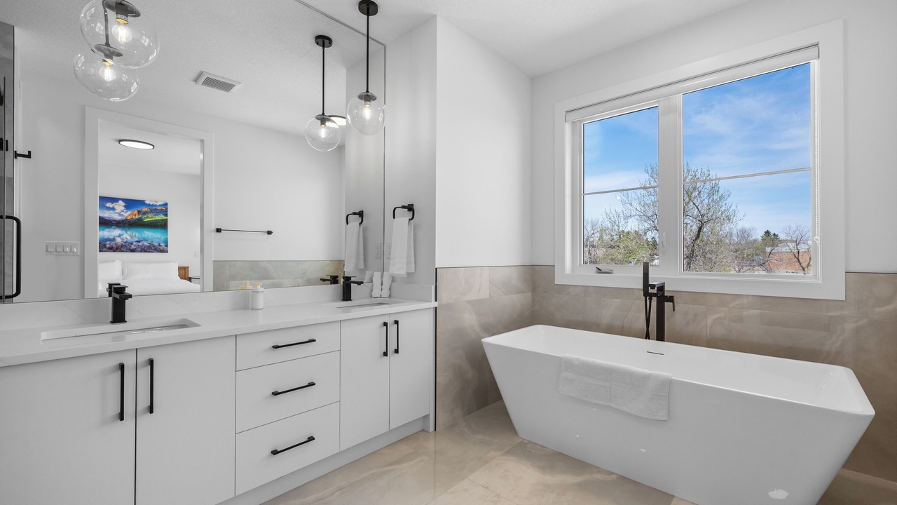 Photo of Bathroom in Banff Trail