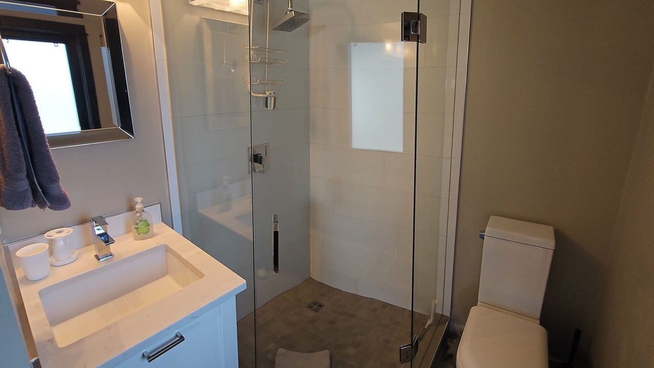 Photo of Bathroom in East Side