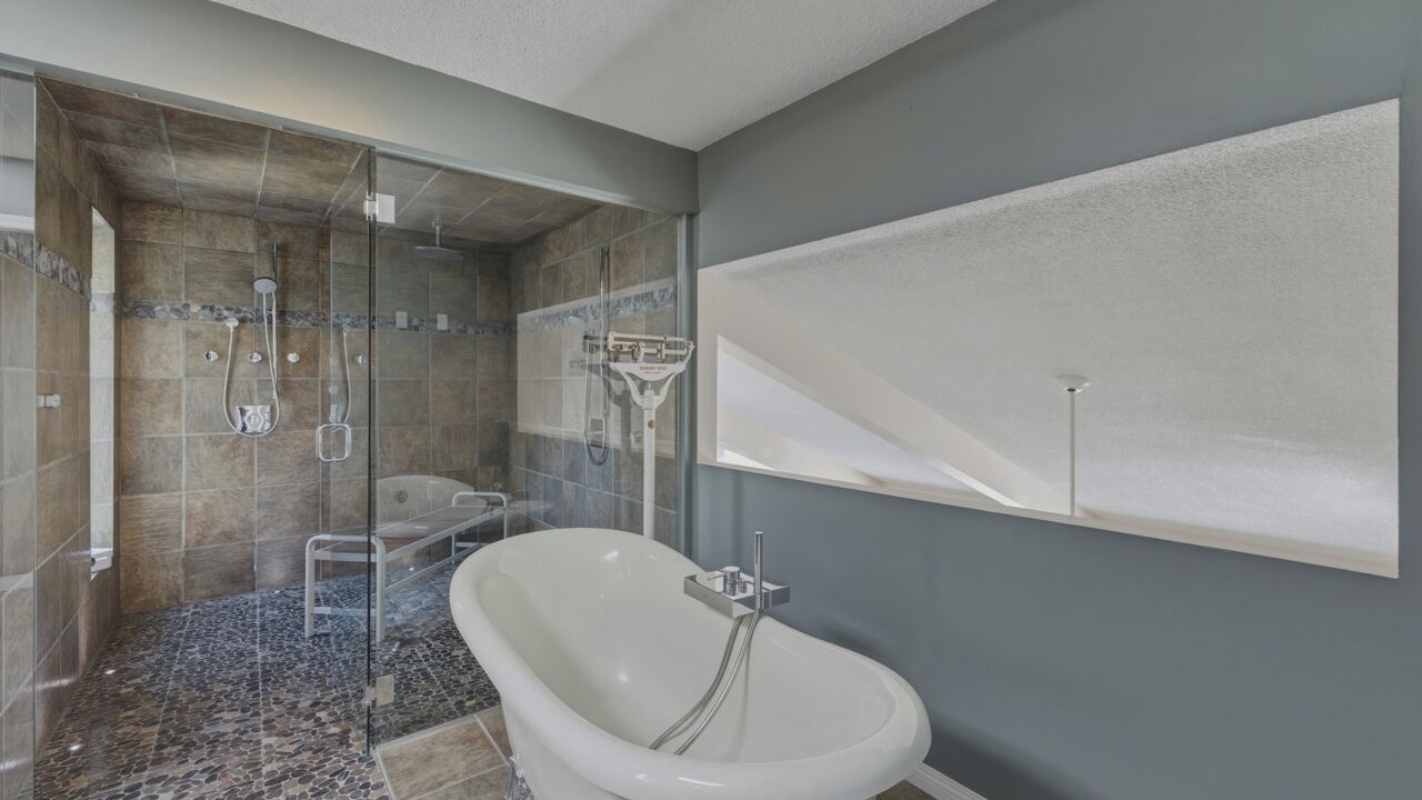Photo of Bathroom in Deep Cove