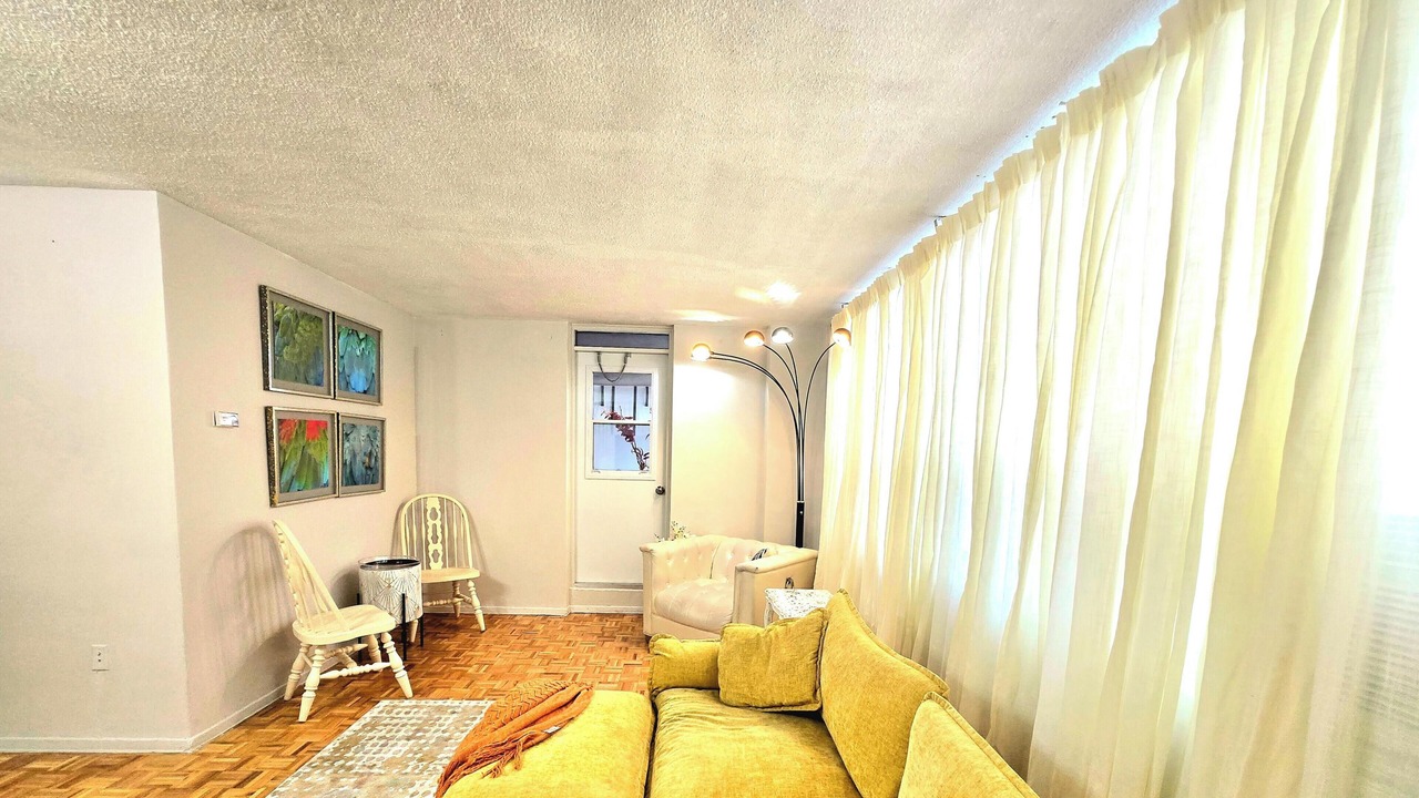 Photo of Livingroom in Toronto