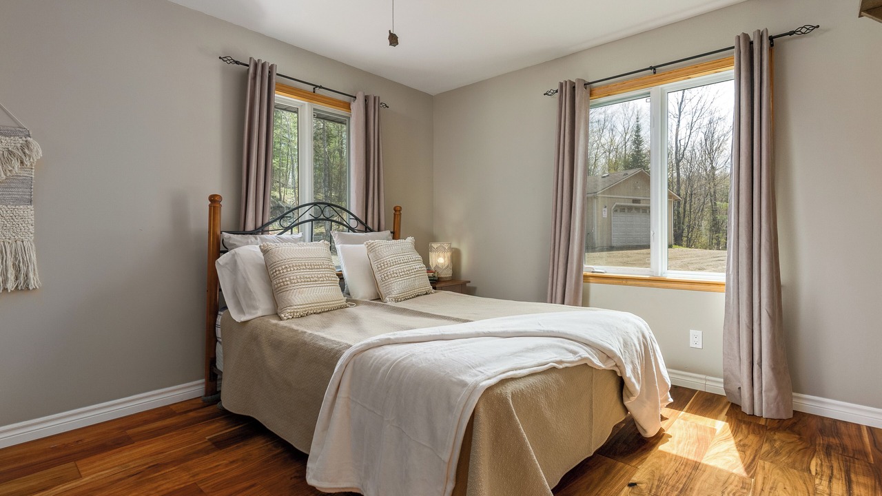 Photo of Bedroom in Lake of Bays