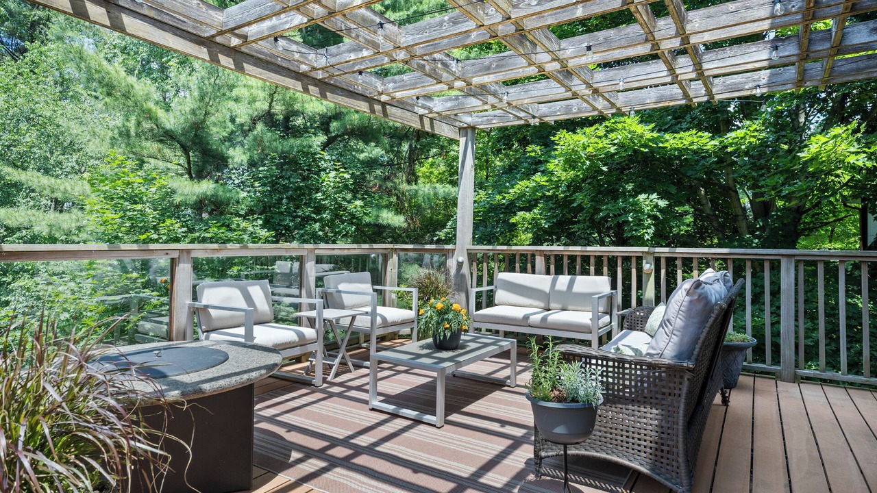 Photo of Patio Balcony in Thames Centre