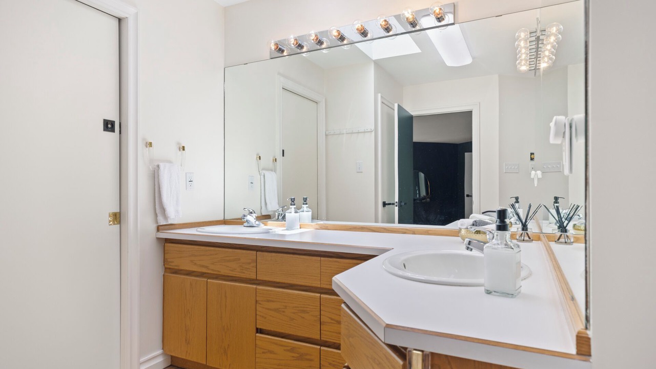 Photo of Bathroom in Thames Centre