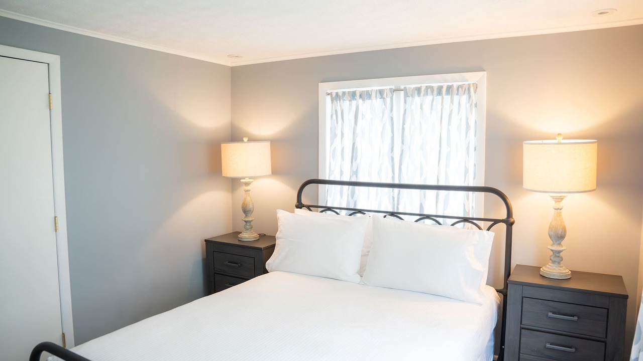 Photo of Bedroom in Town of Benton
