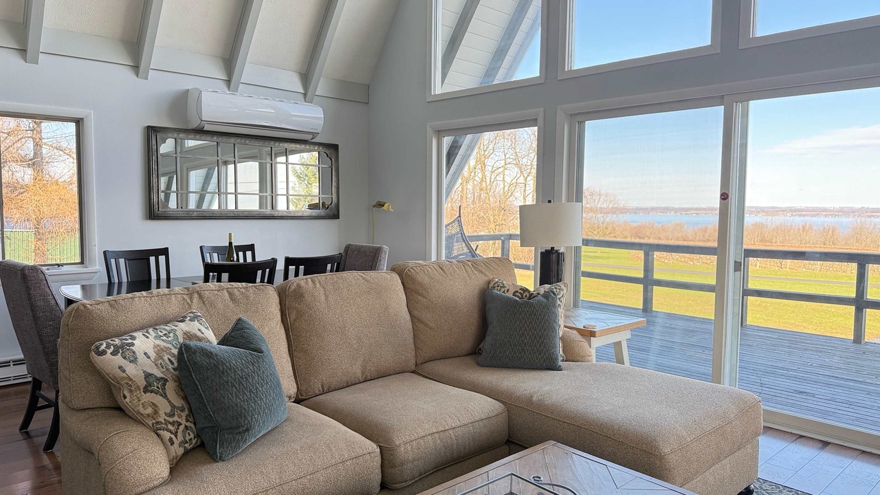 Photo of Livingroom in Town of Benton
