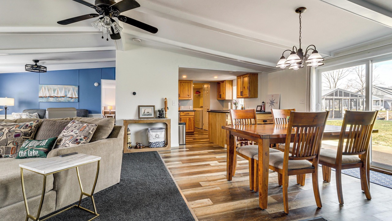 Photo of Livingroom in Port Clinton