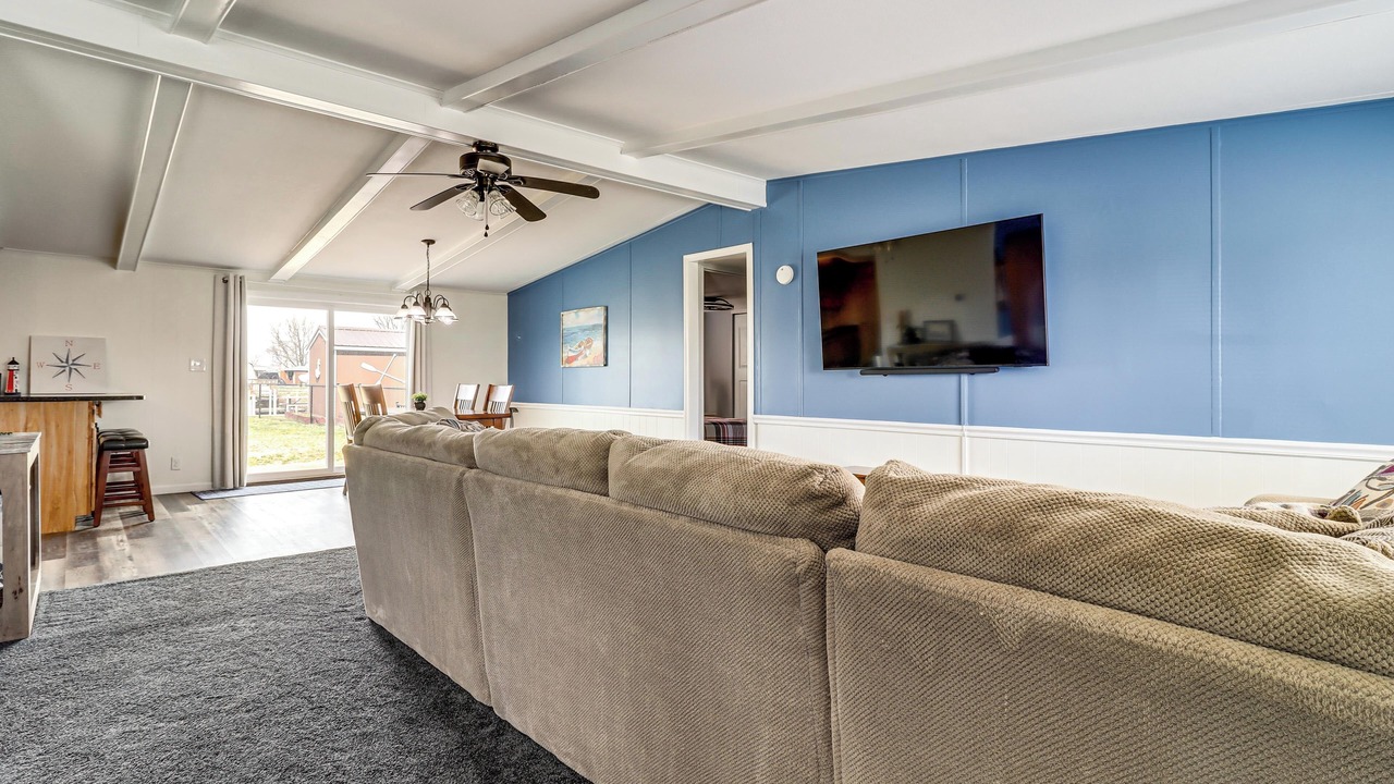 Photo of Livingroom in Port Clinton