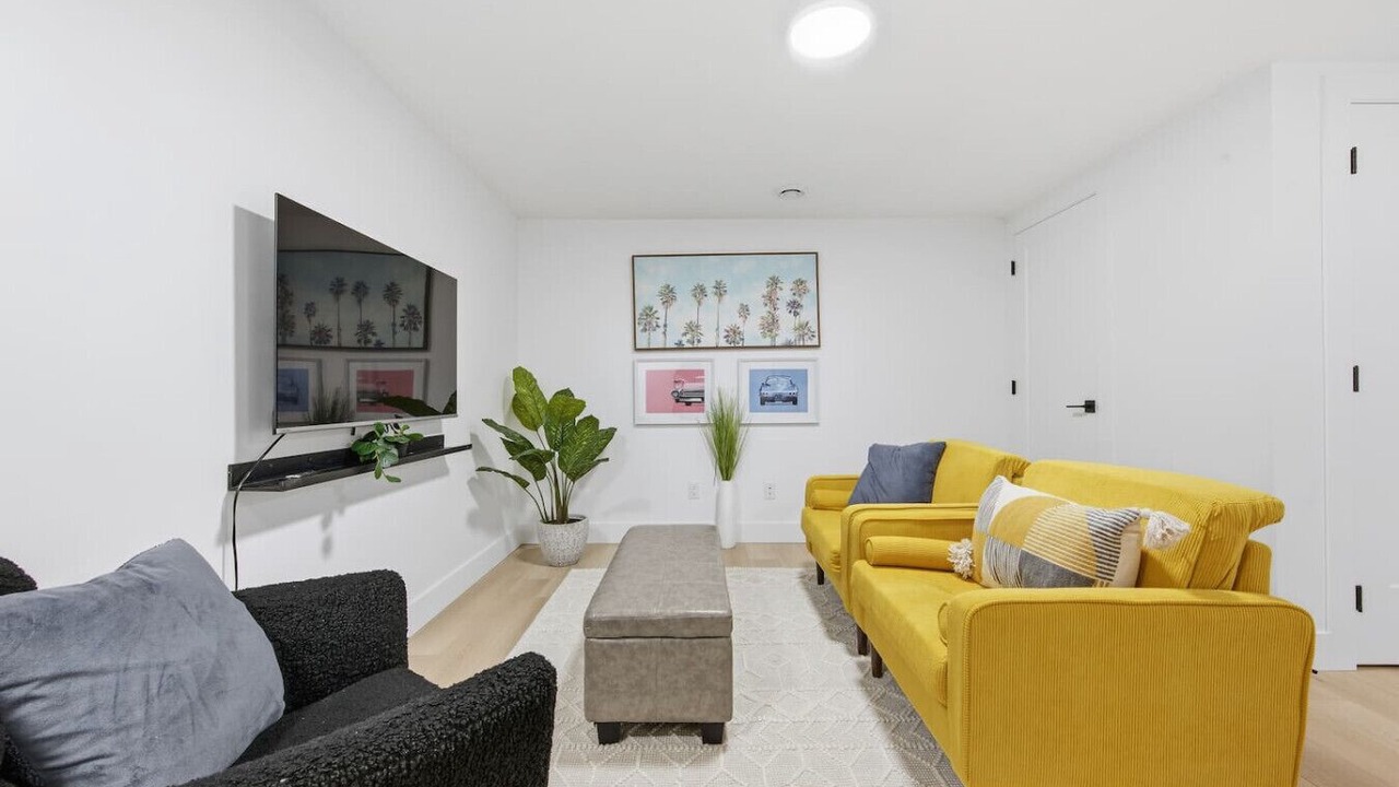 Photo of Livingroom in Northwest Edmonton