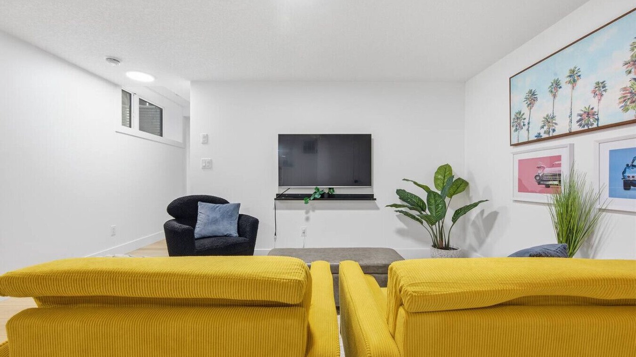 Photo of Livingroom in Northwest Edmonton
