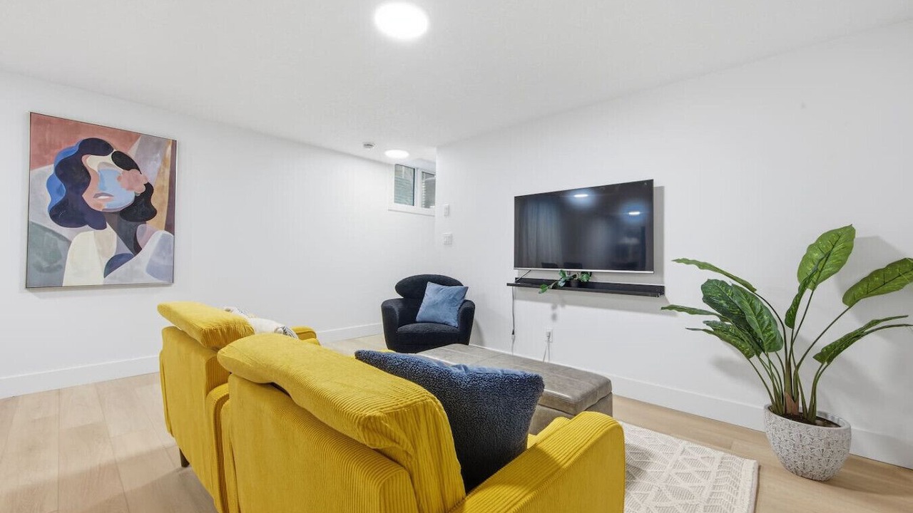 Photo of Livingroom in Northwest Edmonton