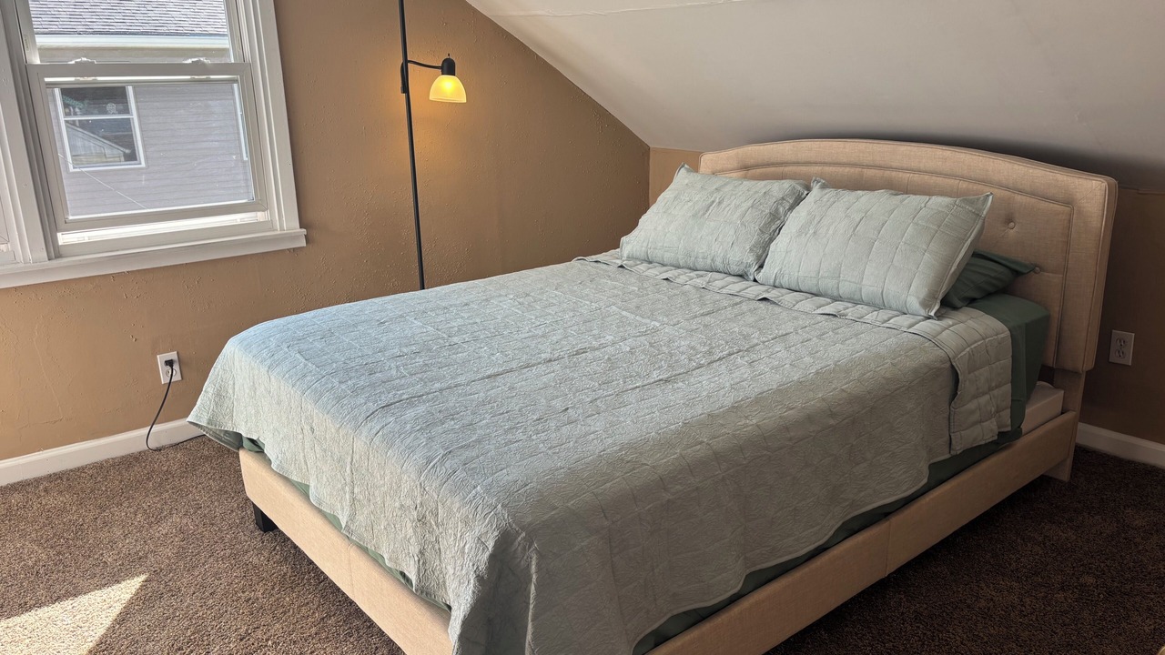 Photo of Bedroom in Lake Erie Beach