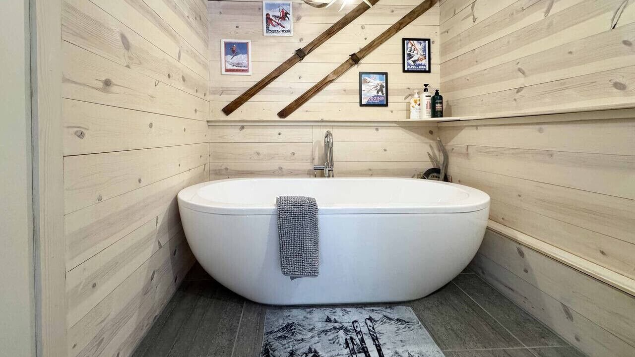 Photo of Bathroom in Golden