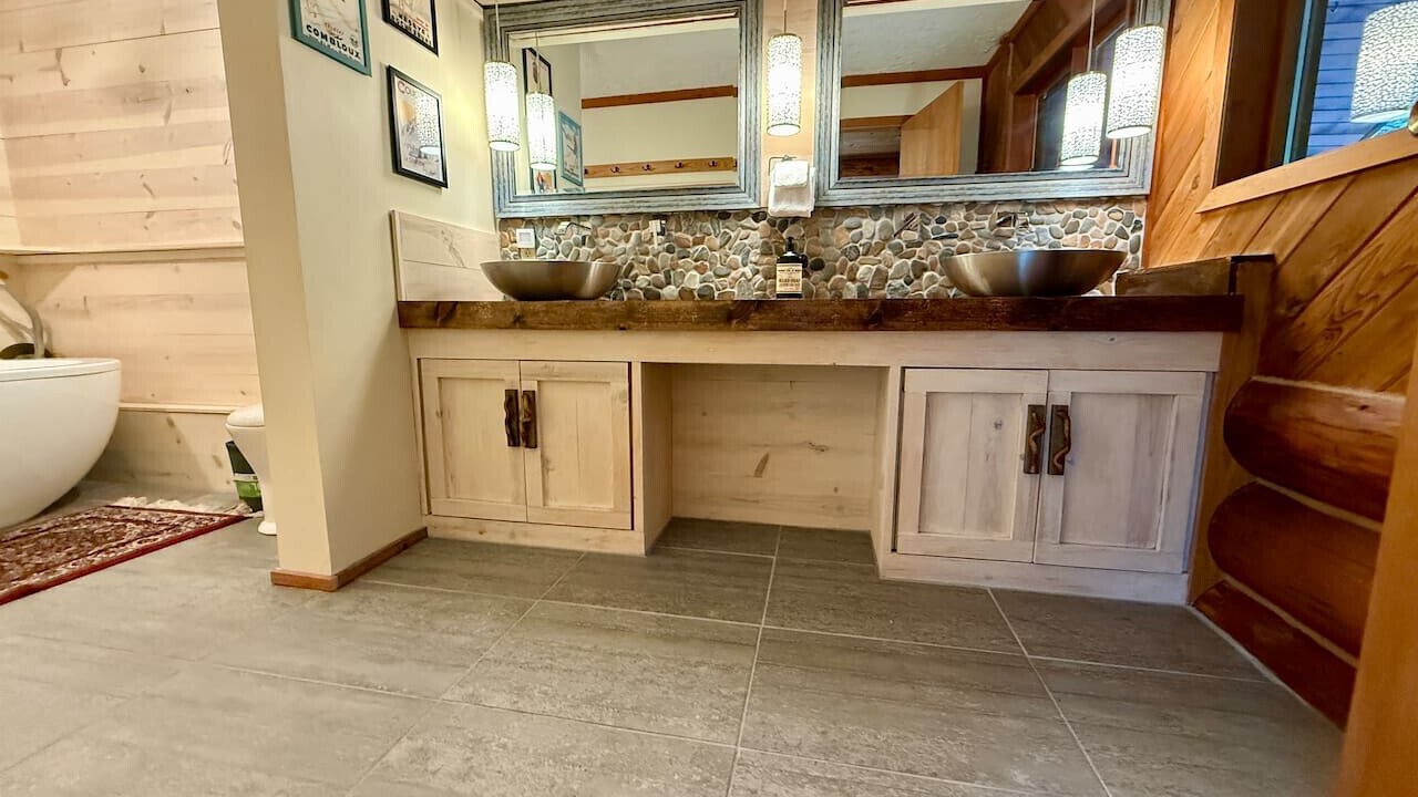 Photo of Bathroom in Golden