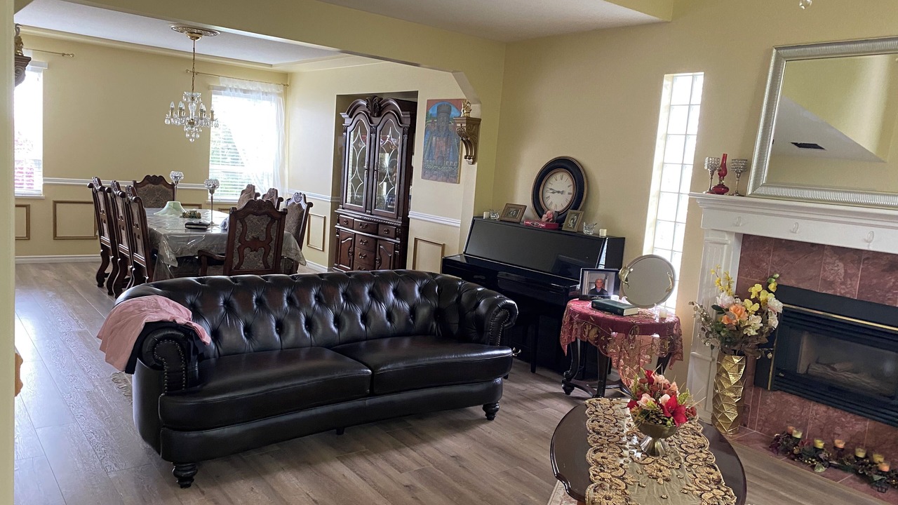 Photo of Livingroom in Port Coquitlam