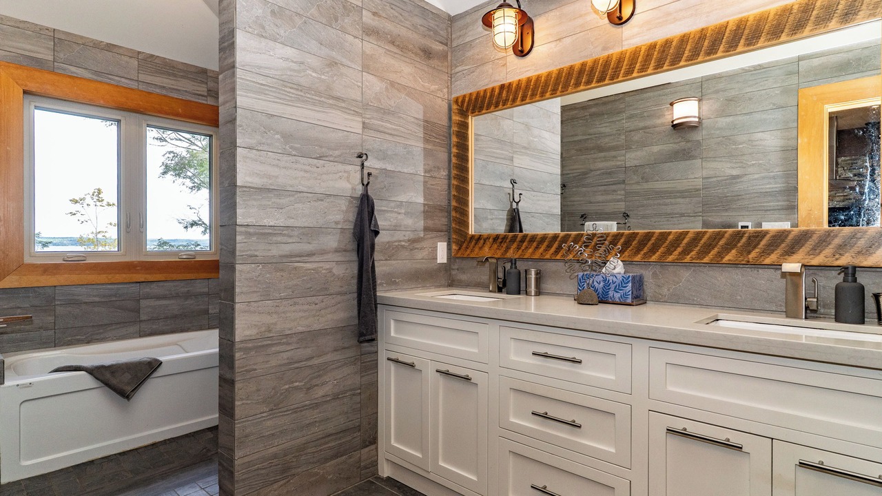 Photo of Bathroom in Utterson