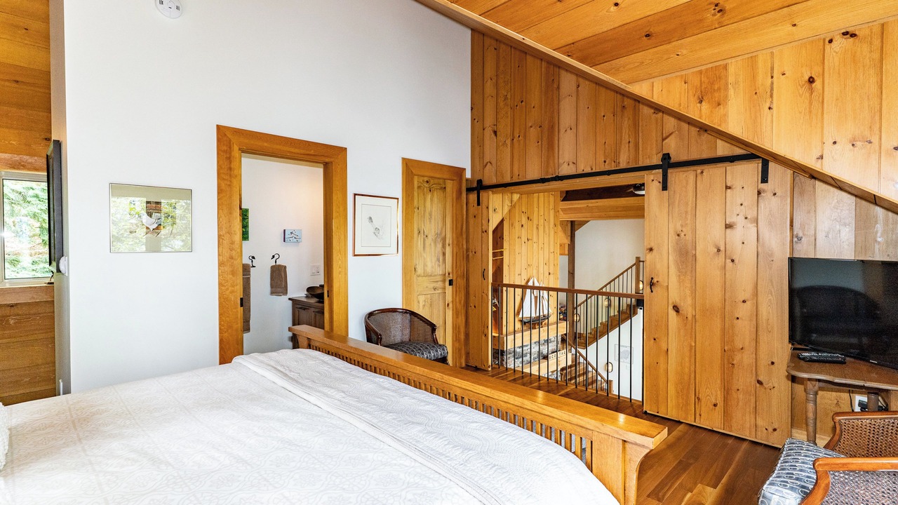 Photo of Bedroom in Utterson