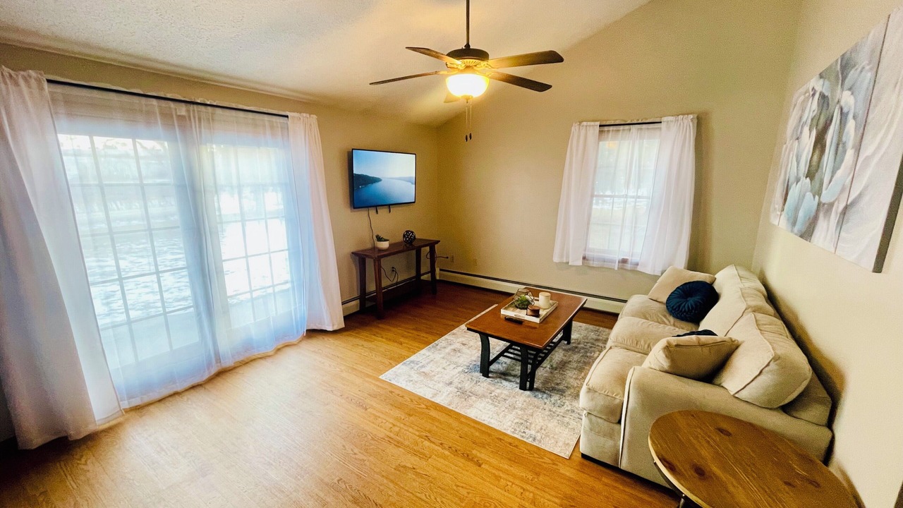Photo of Livingroom in Branchport