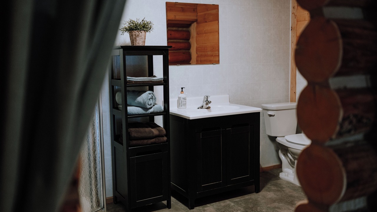 Photo of Bathroom in Red Deer River Crossing